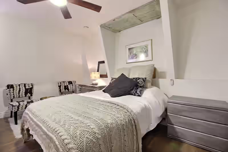 Chambre Rosa, hébergement romantique et champêtre à 20 minutes du Miller Zoo